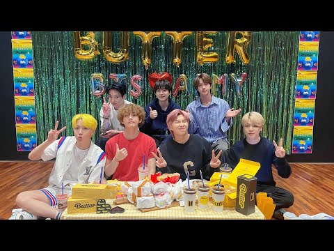 BTS ON VLIVE (TALKS ABOUT JUNGKOOK EYEBROWS FAKE PIERCING AND HIS TATTOO SHOWING)