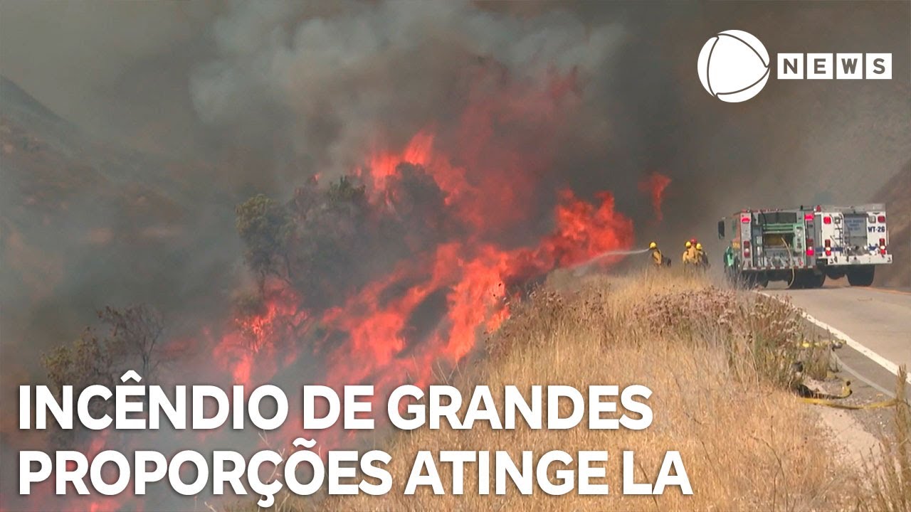Mais de 50 mil pessoas estão em alerta para sair de casa em LA