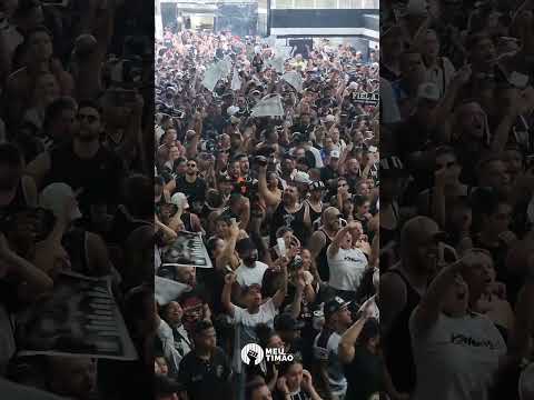 QUADRA DA GAVIÕES COMEMORA AO ASSUMIR LIDERANÇA PARCIAL NA APURAÇÃO