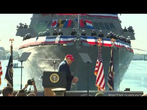 Il Presidente Usa balla la Trump Dance sul palco del cantiere navale di Baltimora sulle note di Ymca