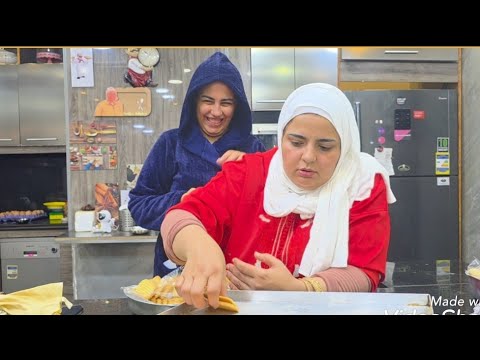 السعاده باينه من جمال البسكويت علي وش ياسمين 