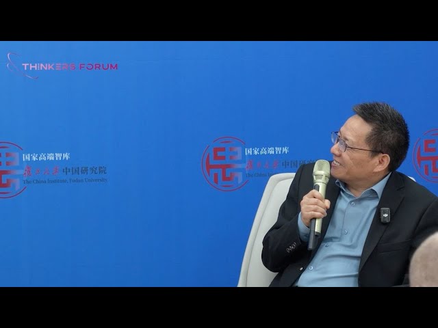 The second Friends of Socialist China delegation to China took place from 26 May to 5 June 2025. The delegation, composed of 15 comrades from Britain and the US, visited Xi’an and Yan’an (Shaanxi), Dunhuang and Jiayuguan (Gansu) and Shanghai, visiting important historical sites, learning about China’s development, attending the 4th Dialogue on Exchanges and Mutual Learning among Civilisations, and engaging meeting with a range of organisations.

On Monday 3 June, the delegation participated in a dialogue with the China Institute of Shanghai’s Fudan University, consisting of a panel discussion featuring Professor Zhang Weiwei, Professor Wu Xinwen, and Friends of Socialist China co-editors Carlos Martinez and Keith Bennett, followed by a wide-ranging discussion with the audience.