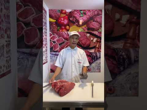 🥩 Dia do Açougueiro 🥩Desde 1978, Seu Luiz dedica suas mãos, talento e coração à arte dos cortes!