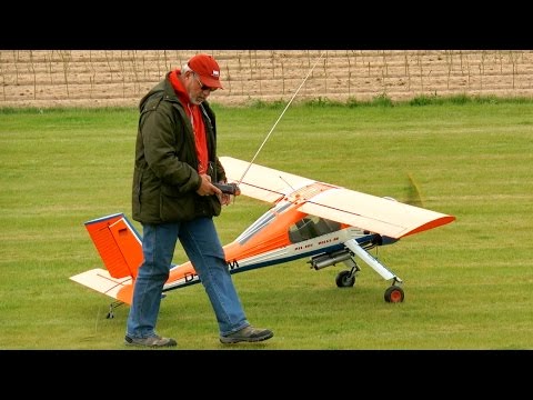 BIG RC WILGA 80 PZL-104 / Model sports meeting Bölsdorf Germany 2015 *1080p50fpsHD* - UCH6AYUbtonG7OTskda1_slQ