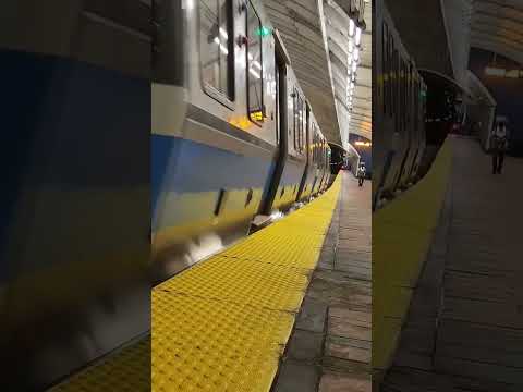 MBTA Blue Line Train Arriving at Aquarium Bound for Wonderland!