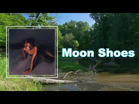 Ravyn Lenae - Moon Shoes (Lyrics)