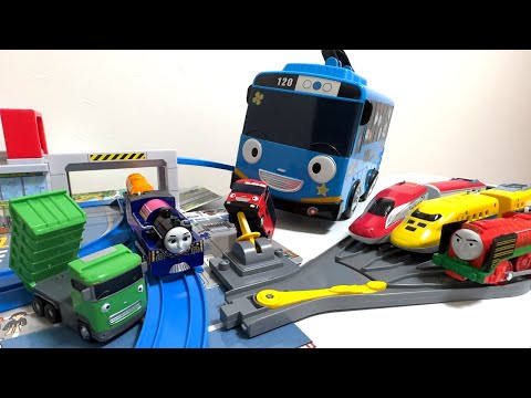 Play with Thomas the Tank Engine, Japanese Shinkansen (Train) & Plarail Courses!