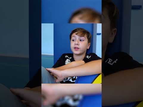 RELAȚII ADOLESCENTE 💖 Cum va decurge întâlnirea dintre Kamil și Milana? Dragoste la școală #Shorts