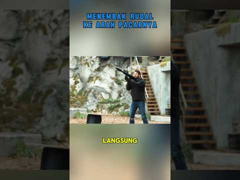 Bersama pacar lawan monster