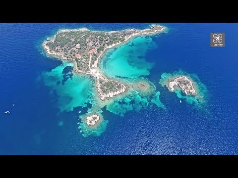 Τα άγνωστα τιρκουάζ νησάκια της Χαλκιδικής, κρυφά θέρετρα επιφανών Βορειοελλαδιτών - UCyly0SkVXoQ3nHbKj1QignA