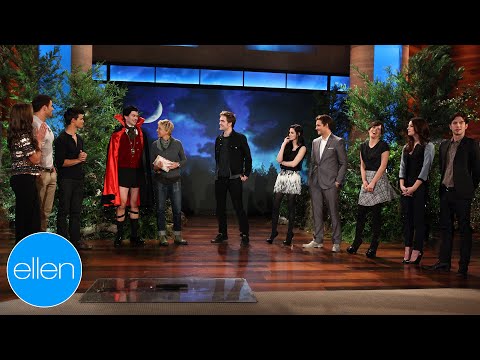 'Twilight' Cast Gives Sneak Peek at 'Breaking Dawn, Part 2'! - UCp0hYYBW6IMayGgR-WeoCvQ