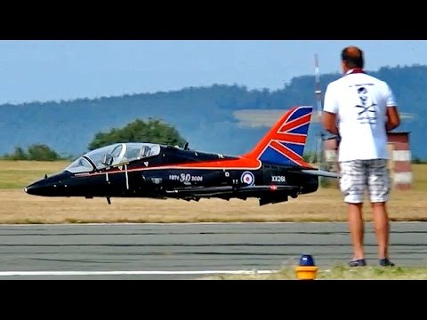 BAE-HAWK HUGE RC SCALE MODEL TURBINE JET FLIGHT DEMO "DISPLAY PILOT BY IQ-HAMMER" / Bayreuth 2016 - UCH6AYUbtonG7OTskda1_slQ