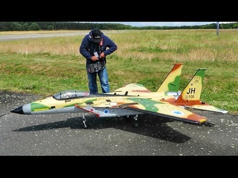 F-15 EAGLE GIANT RC SCALE MODEL TURBINE JET FLIGHT DEMONSTRATION / RC Airshow Gatow Germany 2014 - UCH6AYUbtonG7OTskda1_slQ