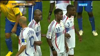 [Coupe du monde de football 2006] France - Brésil : Coup franc dangereux de Ronaldinho (16:9)