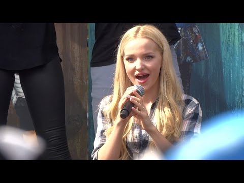 Descendants sing-along with cast during Fan Event at Downtown Disney - UCYdNtGaJkrtn04tmsmRrWlw