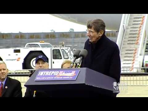 Leonard Nimoy salutes space shuttle Enterprise - UClzCn8DxRSCuMFv_WfzkcrQ