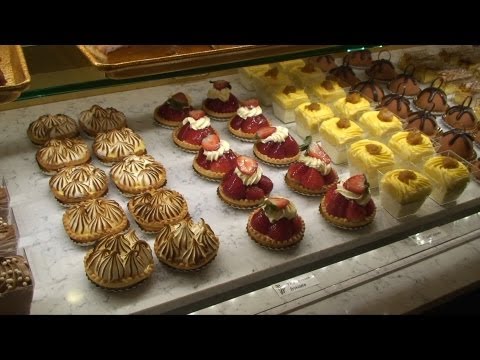 Epcot France Pavilion Les Halles Boulangerie Patisserie Tour - Bakery at Walt Disney World - UCe-gHr2O_LP7t0YJYHZQZlg