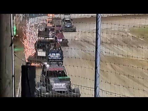 Meeanee Speedway - Superstocks - 27/12/21 - dirt track racing video image