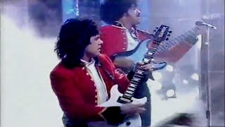 Gary Moore & Phil Lynott - Out In The Fields TOTP 23-5 1985