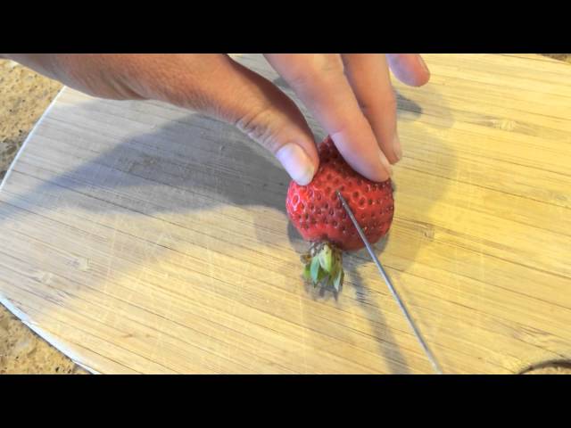 How to Cut Strawberries Into Hearts