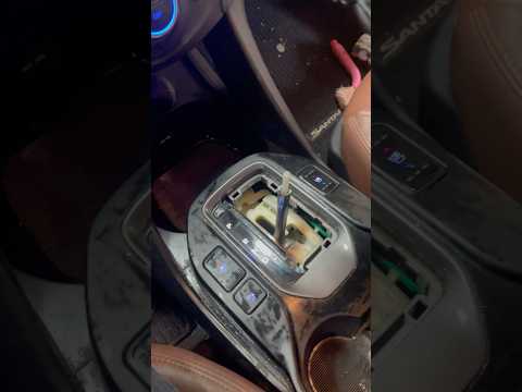 Come smontare il pomello del cambio della Hyundai Santa Fe