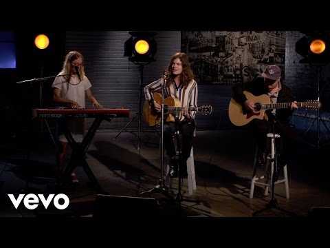 BØRNS - Electric Love - Vevo dscvr (Live) - UC2pmfLm7iq6Ov1UwYrWYkZA