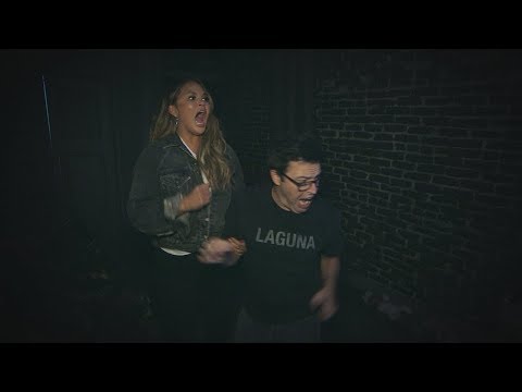 Chrissy Teigen & Average Andy Go Through a Haunted House - UCp0hYYBW6IMayGgR-WeoCvQ