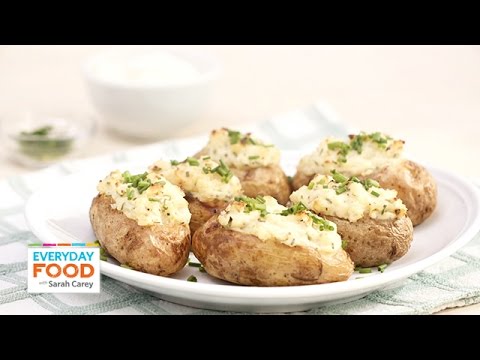 Twice-Baked Sour Cream and Chive Potatoes - Everyday Food with Sarah Carey - UCl0kP-Cfe-GGic7Ilnk-u_Q