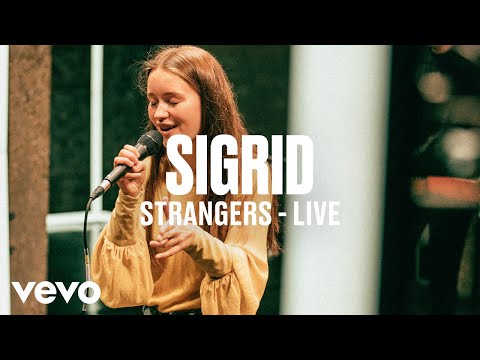 Sigrid - Strangers (Live) - dscvr Artists to Watch 2018 - UC-7BJPPk_oQGTED1XQA_DTw