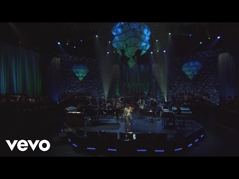 Thalía - Cómo (En Vivo) - UCwhR7Yzx_liQ-mR4nMUHhkg