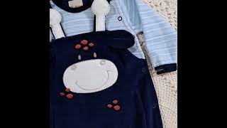 Macacão jardineira Bebê Menino em plush na cor marinho