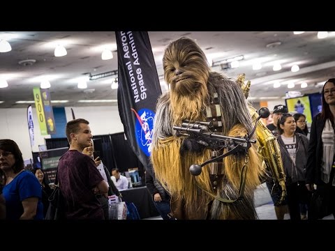 Adam Savage Incognito as Chewbacca with C-3PO! - UCiDJtJKMICpb9B1qf7qjEOA