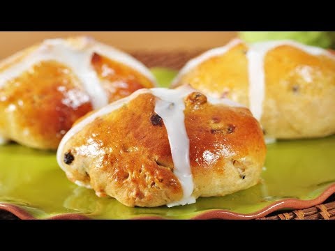 Hot Cross Buns Recipe Demonstration - Joyofbaking.com - UCFjd060Z3nTHv0UyO8M43mQ