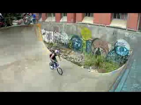 Daniel Dhers BMX session in Caracas - Part 1 - UCblfuW_4rakIf2h6aqANefA