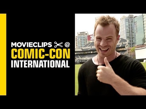 Comic-Con: Rob Kazinsky Interview (2013) - with Alison Haislip HD - UCi8e0iOVk1fEOogdfu4YgfA