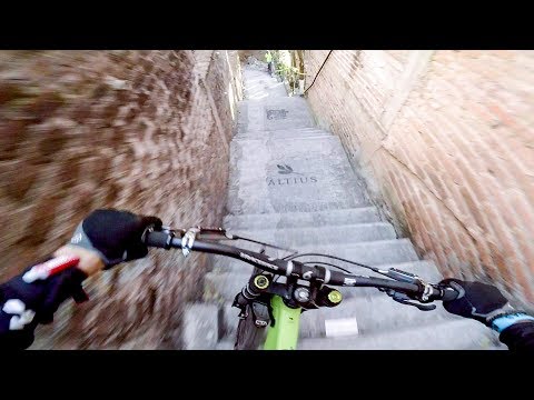 GoPro Awards: Rémy Métailler's Crazy Urban DH Run in Mexico - UCqhnX4jA0A5paNd1v-zEysw