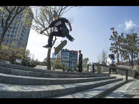 Skating and exploring in Korea - Red Bull The Joy Tour 2013 - UCblfuW_4rakIf2h6aqANefA