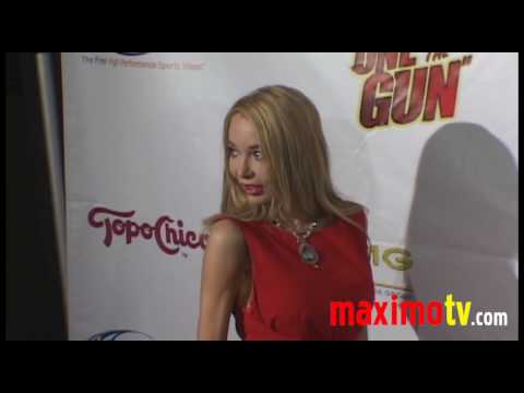LORIELLE NEW Arriving at "ONE IN THE GUN" Los Angeles Premiere March 24, 2010 - UCybF_bgvjVTAPIm8HT-TNdQ