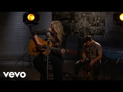 Clare Dunn - Move On - Vevo dscvr (Live) - UC2pmfLm7iq6Ov1UwYrWYkZA