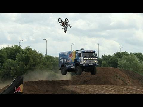 Backflip over Red Bull KAMAZ truck in Russia - UCblfuW_4rakIf2h6aqANefA