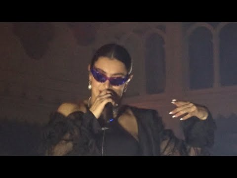 Charli XCX - Shake It / I Got It, Paradiso 25-11-2019