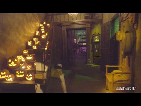 Trick or Treat Haunted House Maze 2015 - New Scenes - Knott's Scary Farm - UCbDGvfJHf0r_WjS9voB8POA