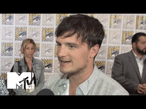 Josh Hutcherson Reveals Who Cried On The Last Day Of ‘Hunger Games’ | Comic-Con 2015 - UCxAICW_LdkfFYwTqTHHE0vg