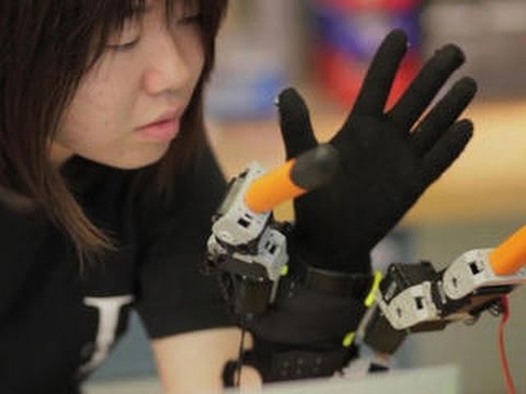 Crave - Give yourself a helping hand with MIT's robot glove, Ep. 167 - UCOmcA3f_RrH6b9NmcNa4tdg