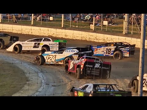 Meeanee Speedway - Supersaloons - 14/5/22 - dirt track racing video image