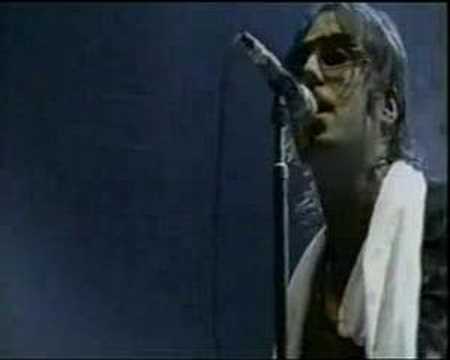 Oasis - Born On A Different Cloud