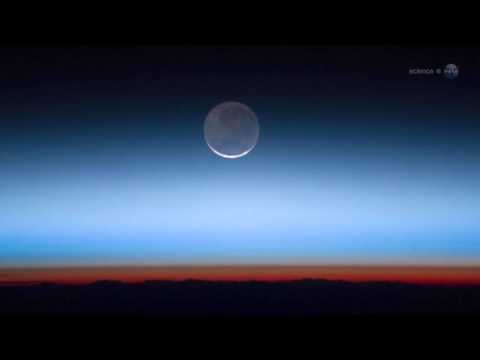 Electric-Blue Clouds Glow Over Antarctica | Video - UCVTomc35agH1SM6kCKzwW_g