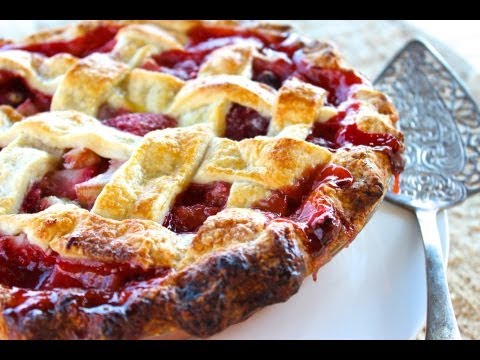 {Dessert Recipe} Strawberry Rhubarb Pie Recipe by CookingForBimbos.com - UC_WMyJMgMjKQod3FILMmw7g