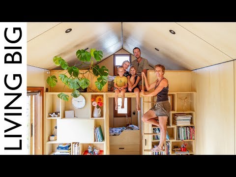 Family of 5's Modern Tiny House Packed With Clever Design Ideas - UCoNTMWgGuXtGPLv9UeJZwBw