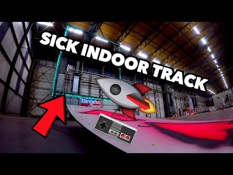 Indoor track by DroneRacers.nl (Overtaking & Crashing) - UCadJtrKTHmlEytmGmpmXYQg